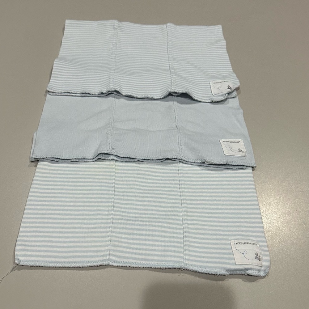 Set of 3 Burts Bee’s Baby Burb Cloths.  Blue & White.